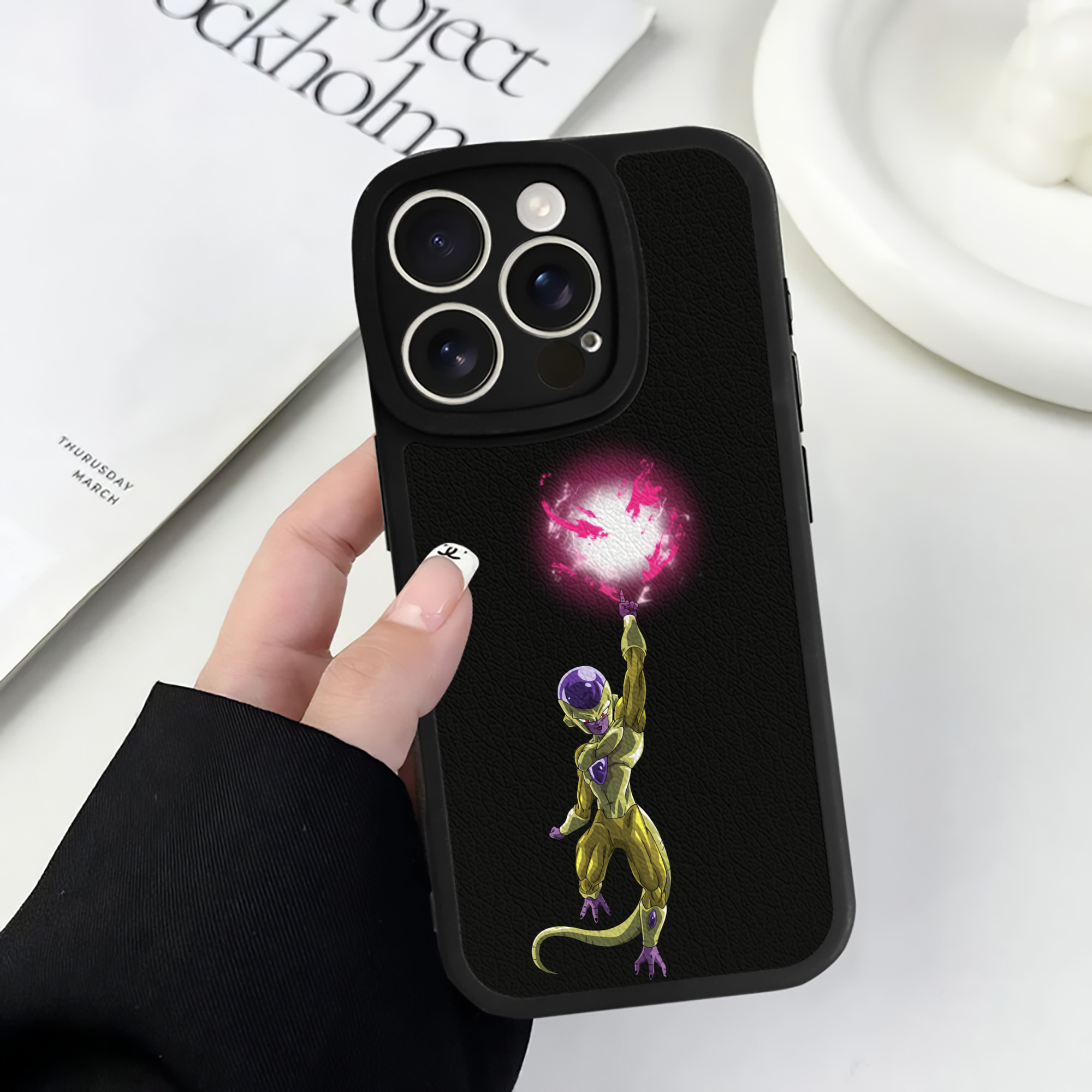 （画像用） ドラゴンボール フリーザ DRAGON BALL Frieza 【iPhone 16シリーズ対応】シリコンスマホケース（レザー調） 材質：シリコン